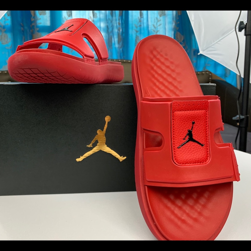 Jordan slides size 10